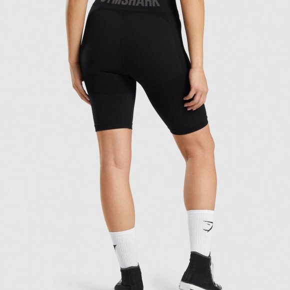 (SOLD) GYMSHARK Black Biker Shorts Size S - Picture 6 of 7